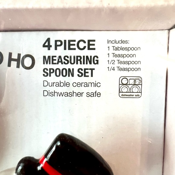 4 Christmas Ceramic Measuring Spoons Santa Snowman Penguin Peppermint Candy - Picture 6 of 8